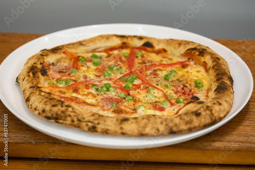 Traditional artisanal pizza with long-maturing dough
