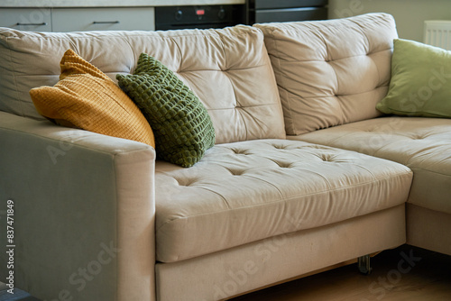Bilde på lerret Sofa with decorative pillows in living room setting