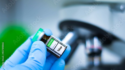 Bild auf Leinwand Tdap vaccine bottles for preventing tetanus, diphtheria and pertussis
