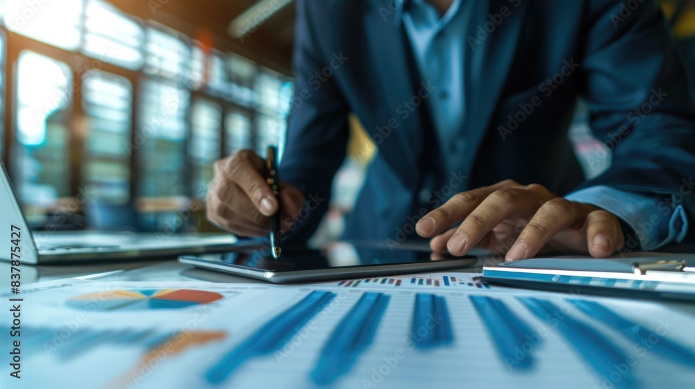 Strategic Cash Flow Management by Corporate Treasurer in Multinational Corporation Strategic Cash Flow Management by Corporate Treasurer in Multinational Corporation