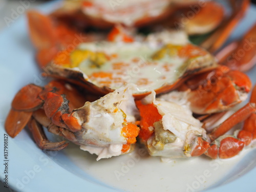 Steamed egg crab with fresh milk