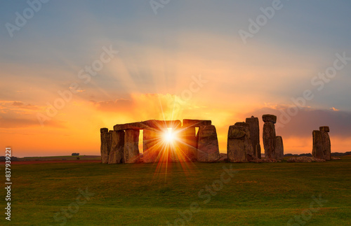Quadro su tela Panoramic view of Stonehenge amazing sunset or sunrise - United Kingdom
