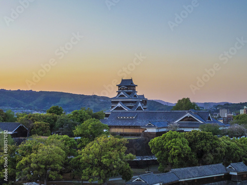 Wallpaper Mural 【熊本県】熊本市役所から見た熊本城 Torontodigital.ca
