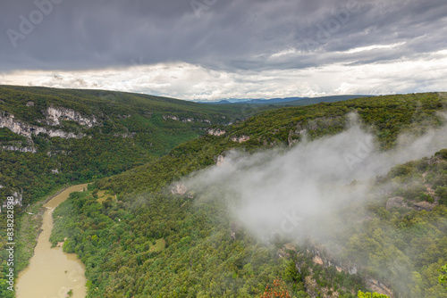 Les gorge de l'Ardèche après un orage violents © rochagneux