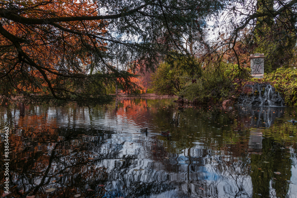 Obraz premium photography of the capriccio park in madrid