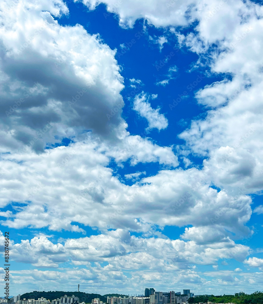 Fototapeta premium blue sky and clouds