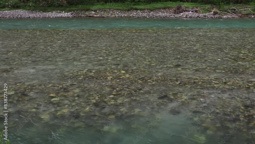 初夏の上高地の梓川の清流の風景 初夏の上高地の梓川の清流の風景