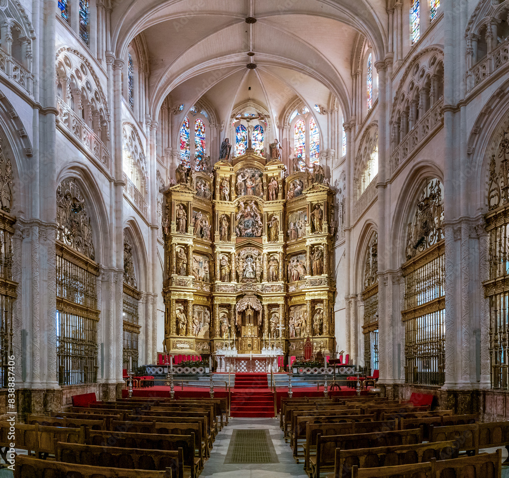 Fototapeta premium view of the main altar in the central nave of the Burgos Cathedral