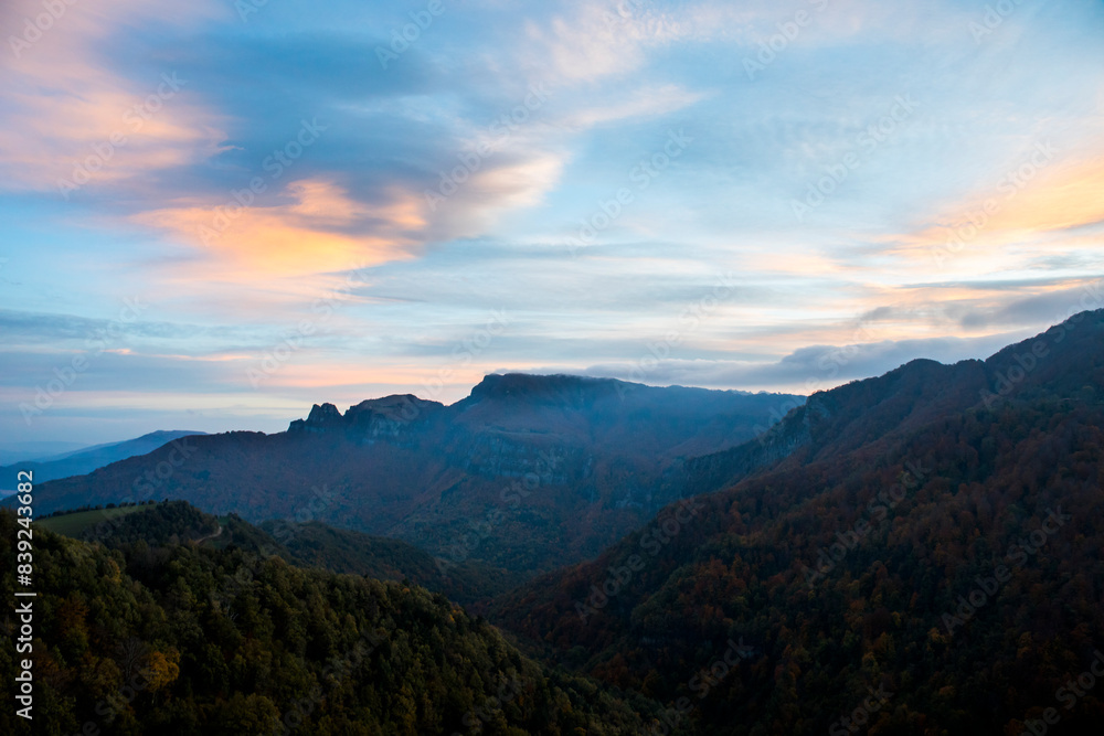 Obraz premium Autumn sunset in Puigsacalm peak, La Garrotxa, Spain