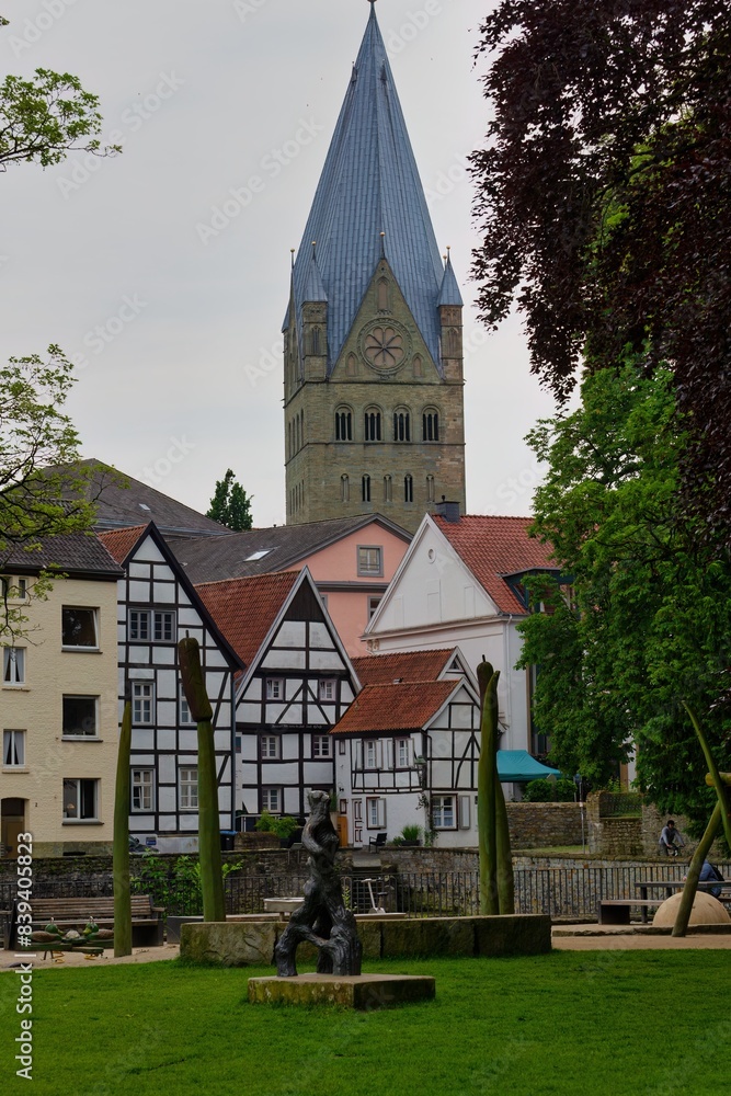 Fototapeta premium church in the middle of town of soest