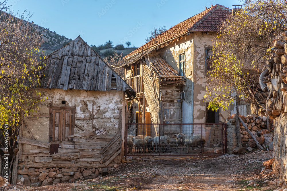 A house made of mud bricks in the countryside, Türkiye A house made of mud bricks in the countryside, Türkiye