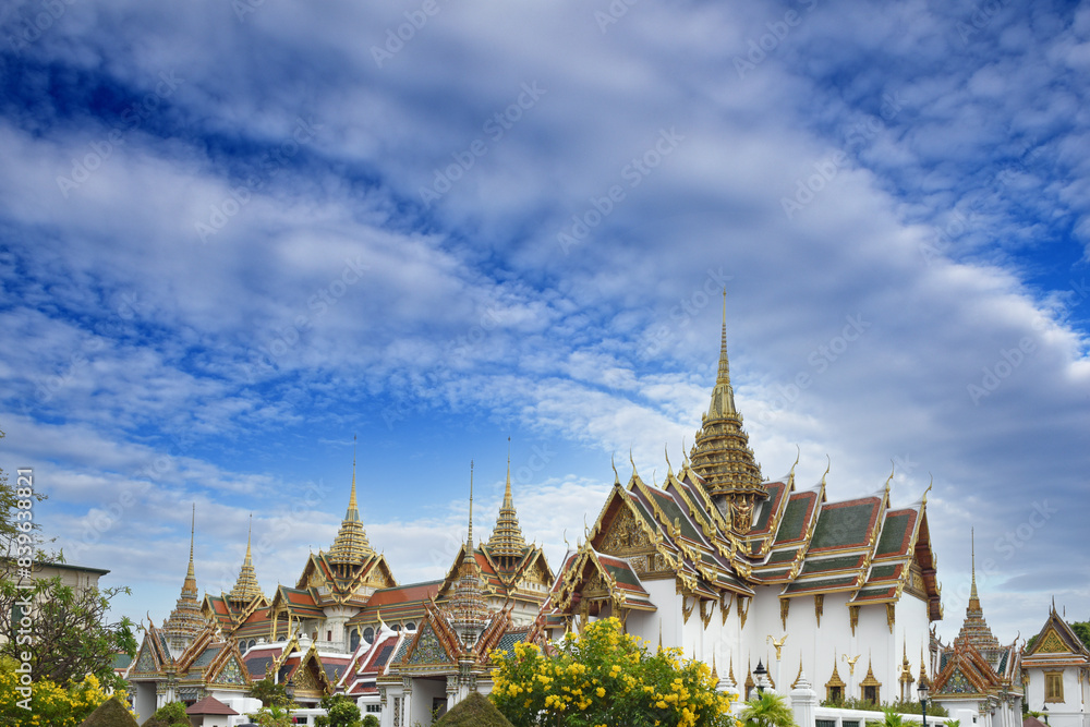 Fototapeta premium Wat Phra Kaew, Temple of the Emerald Buddha, beautiful architecture landmark Bangkok, Asia Thailand
