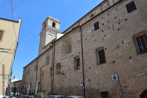 Obraz na płótnie Vasto - Chiesa di Santa Maria Maggiore da Via delle Cisterne w salonie
