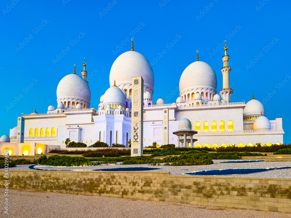 Fototapeta premium Sheikh Zayed Grand Mosque Abu UAE.