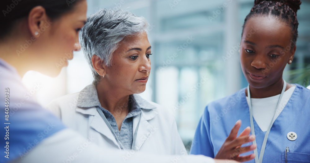 © peopleimages.com - Healthcare, women and doctor with discussion and communication about procedure protocol in hospital. Medical meeting, teamwork and female nurses for conversation, analysis and planning for surgery © peopleimages.com - Healthcare, women and doctor with discussion and communication about procedure protocol in hospital. Medical meeting, teamwork and female nurses for conversation, analysis and planning for surgery