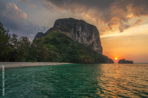 Obraz na płótnie sunset at the beach on tropical island ko poda in thailand w salonie