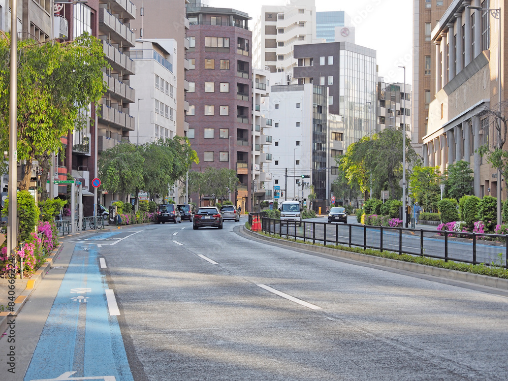 東京都心の道路風景。明治通り。