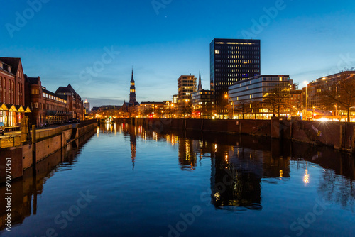 Hamburg am Zollkanal am Abend © Jan Schuler