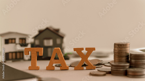 Bilde på lerret Tax calculating annual taxes and paying taxes