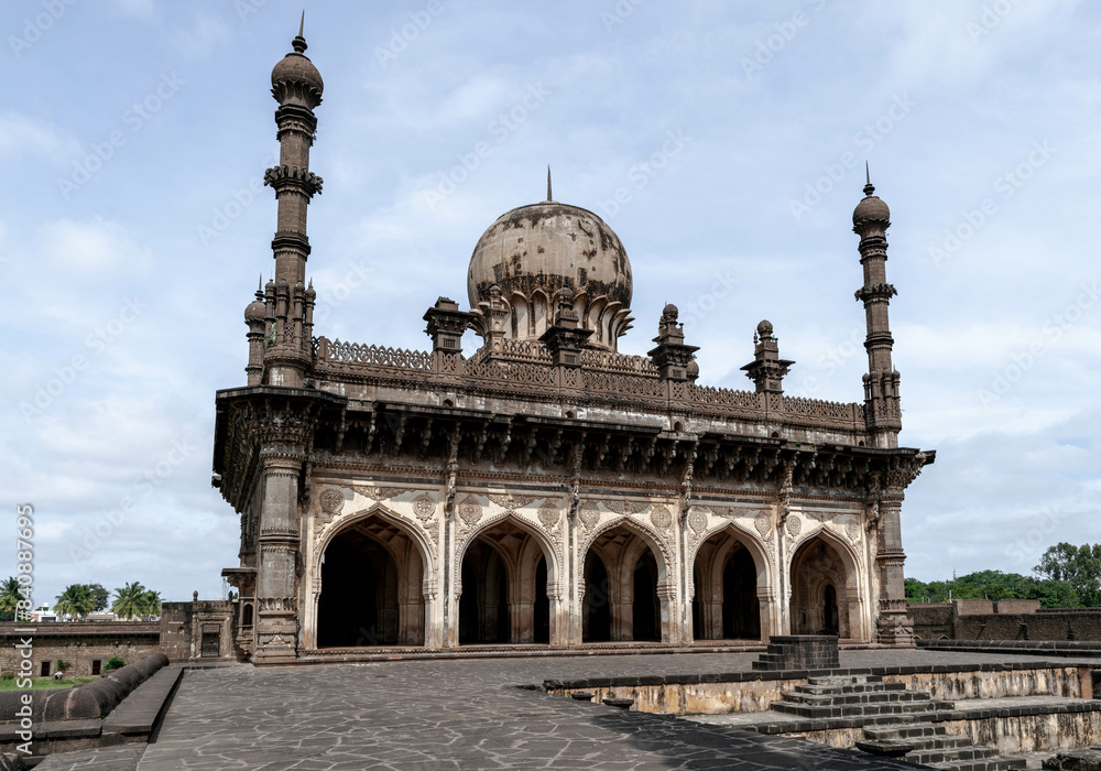 Obraz premium Tomb of Ibrahim Rauza in Bijapur, also called Ali Rauza. India.