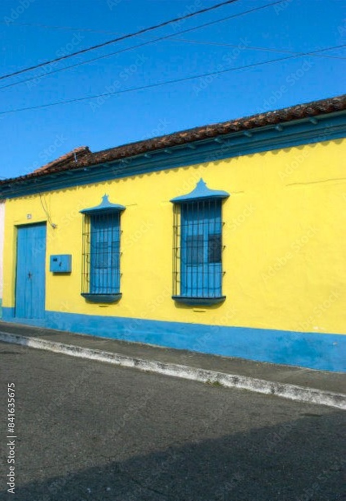 Fototapeta premium Nuestra arquitectura comprende nuestra herencia española,asi que podemos encontrar muchos ejemplos de arquitectura colonial,por supuesto otra mucho mas actual y moderna.