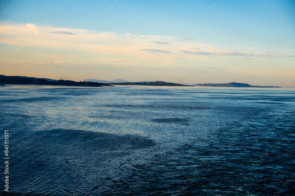 Obraz premium Fjord in Abendsonne