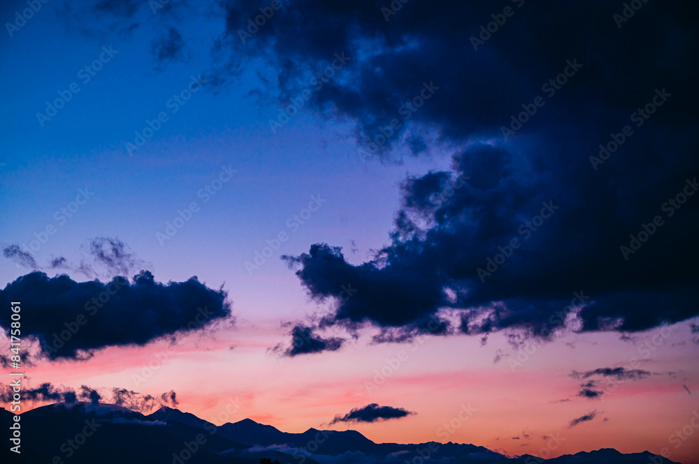夕暮れ時の空と北アルプス 夕暮れ時の空と北アルプス
