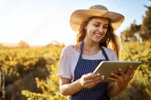 Photos Tablet, farmer and happy woman online for agriculture research, sustainability or plant growth outdoor at field