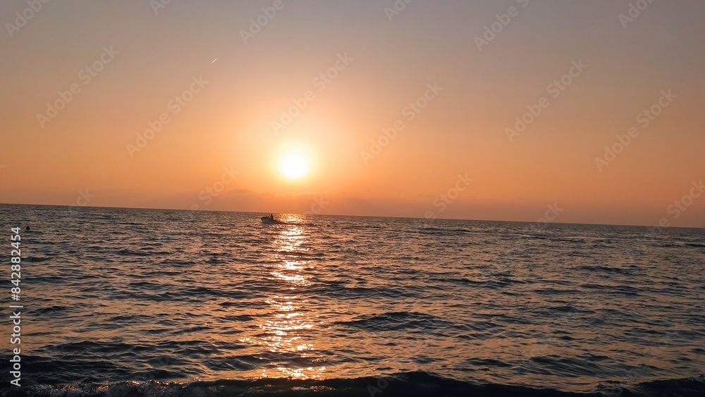 Fototapeta premium Amazing photo of sunset over the beautiful sea 