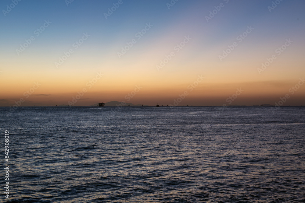 Fototapeta premium 夕暮れの明石海峡