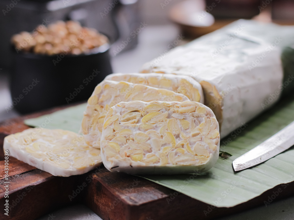 Ταπετσαρία Tempeh or tempeh is a typical Indonesian food made from fermented soybeans in ad