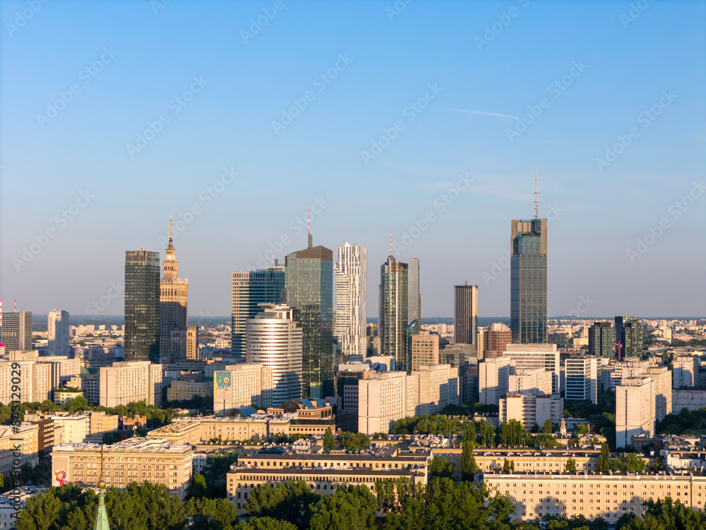 Obraz premium Warszawa, panorama miasta o zachodzie słońca