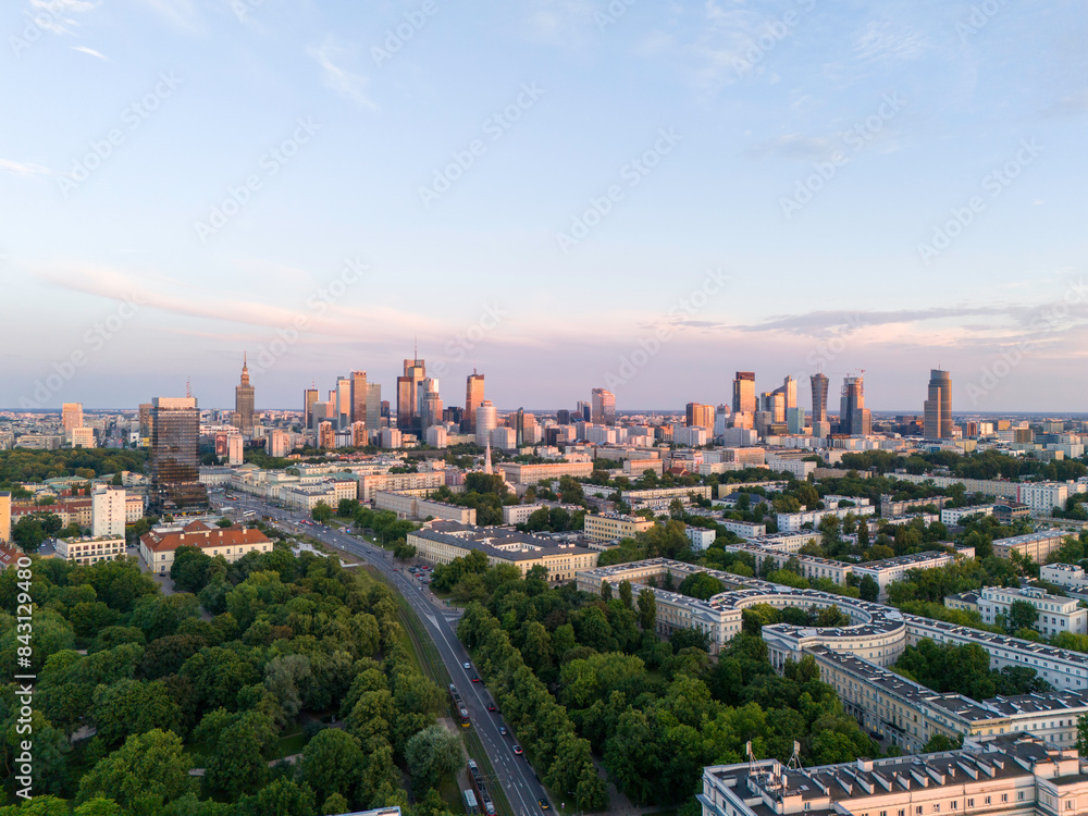 Warszawa, panorama miasta o zachodzie słońca Warszawa, panorama miasta o zachodzie słońca