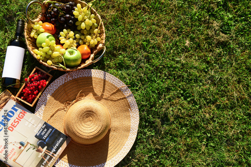 Set for romantic picnic wit...