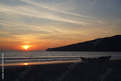 Nascer do sol na Praia dos Ingleses Florianópolis photo