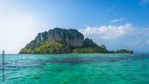Obraz na płótnie longtail boat trip to ko poda and chicken island in krabi in thailand w salonie