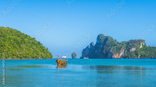 Obraz na płótnie tropical island ko phi phi in thailand w salonie