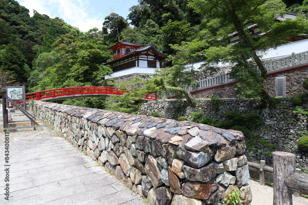 Φωτογραφία A Japanese temple in Minoh City in Osaka Prefecture : a scene of the precincts o