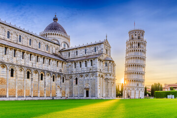 Fotobehang De scheve toren Scheve toren naast Pisa kathedraal  © SCStock