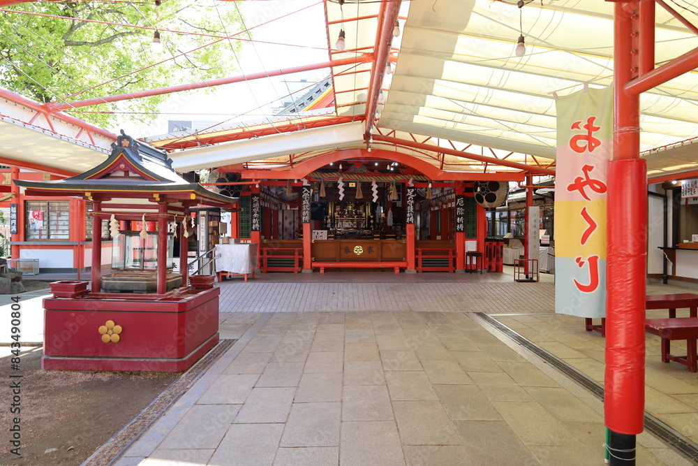 Φωτογραφία A Japanese shrine in Toyonaka City in Osaka Prefecture : a scene of the precinct