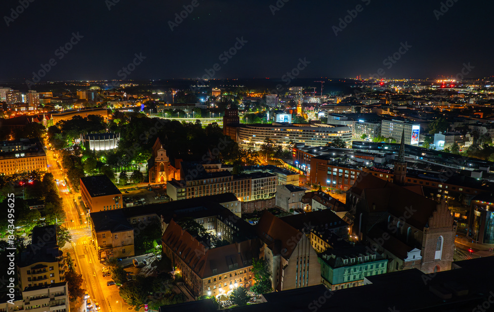 Fototapeta premium Miejski klimat nocą, miasto Wrocław