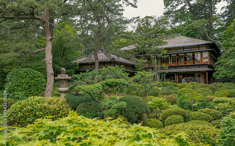 山形 鶴舞園 新緑の庭園と清遠閣 山形 鶴舞園 新緑の庭園と清遠閣