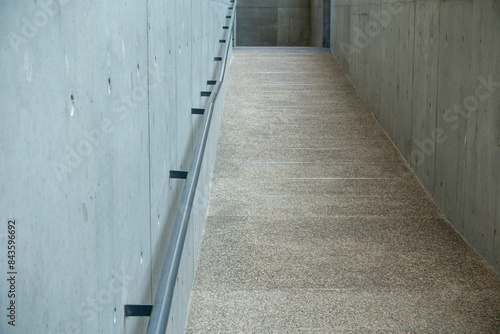 スロープの写真。バリアフリーのイメージ。