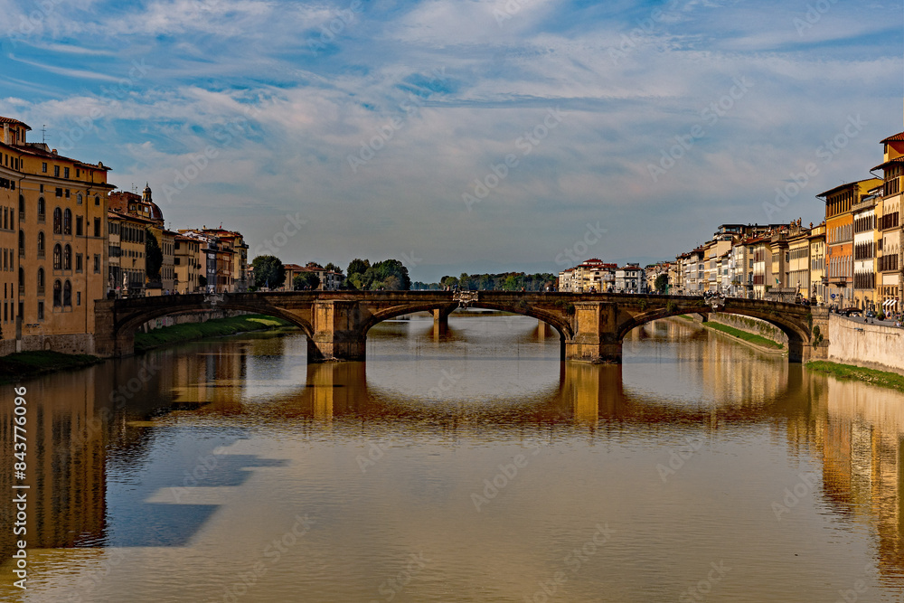 Blick auf den Arno in Florenz in Italien