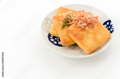 Obraz na płótnie 油揚げのパリパリ焼き w salonie