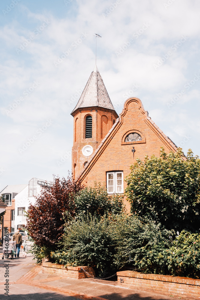 Obraz premium Alte Kirche in Wyk auf Föhr
