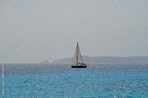 Canvastavla sailboat on the sea
