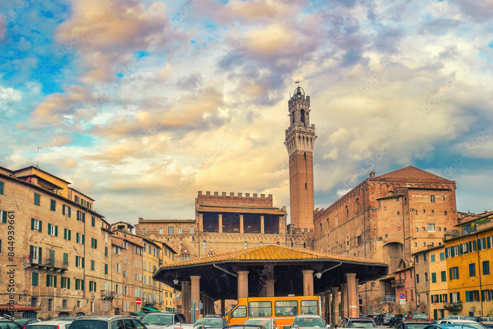 Obraz premium Mangia Tower in Siena at summer day, Italy