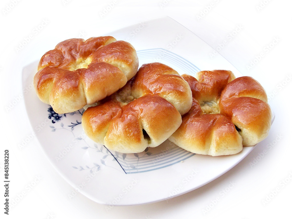 접시에 담긴 옛날빵 한접시 접시에 담긴 옛날빵 한접시