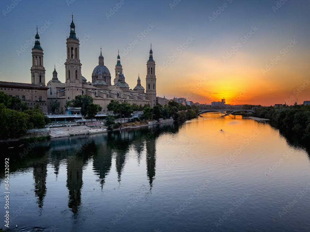Naklejka premium Tramonto a Saragozza
